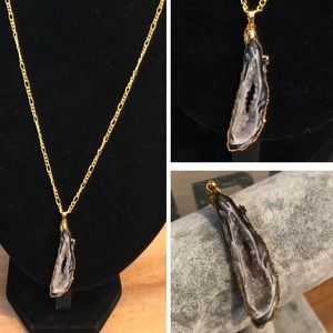 NWOT Pretty Druzy Sweater Necklace – WB051240